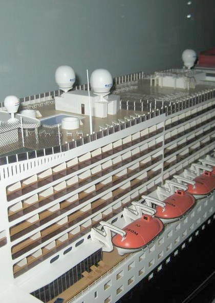 Круизный лайнер "Queen Mary"